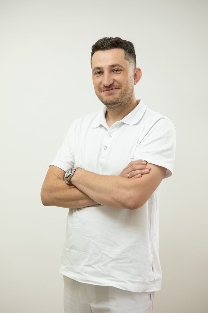 Dr Vladimir Munteanu, specialist ortodonție la clinica Dr Olga